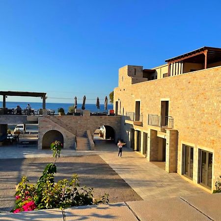 Margo Beach Hotel Gythio Bagian luar foto
