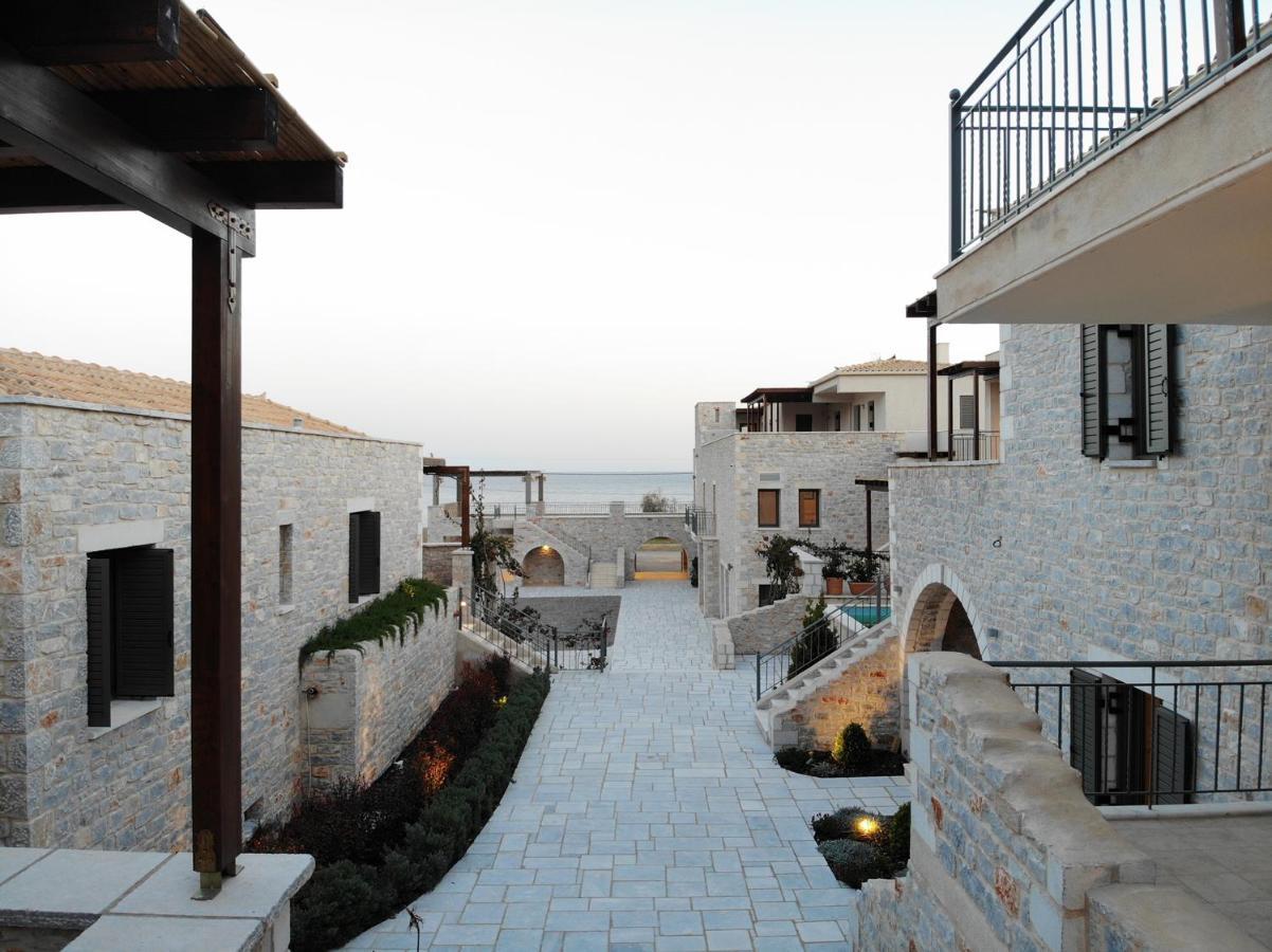 Margo Beach Hotel Gythio Bagian luar foto