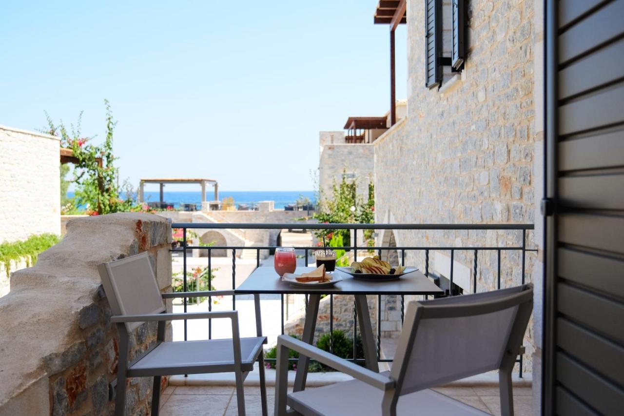Margo Beach Hotel Gythio Bagian luar foto
