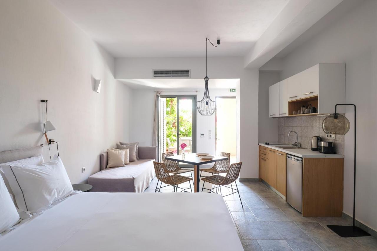 Margo Beach Hotel Gythio Bagian luar foto